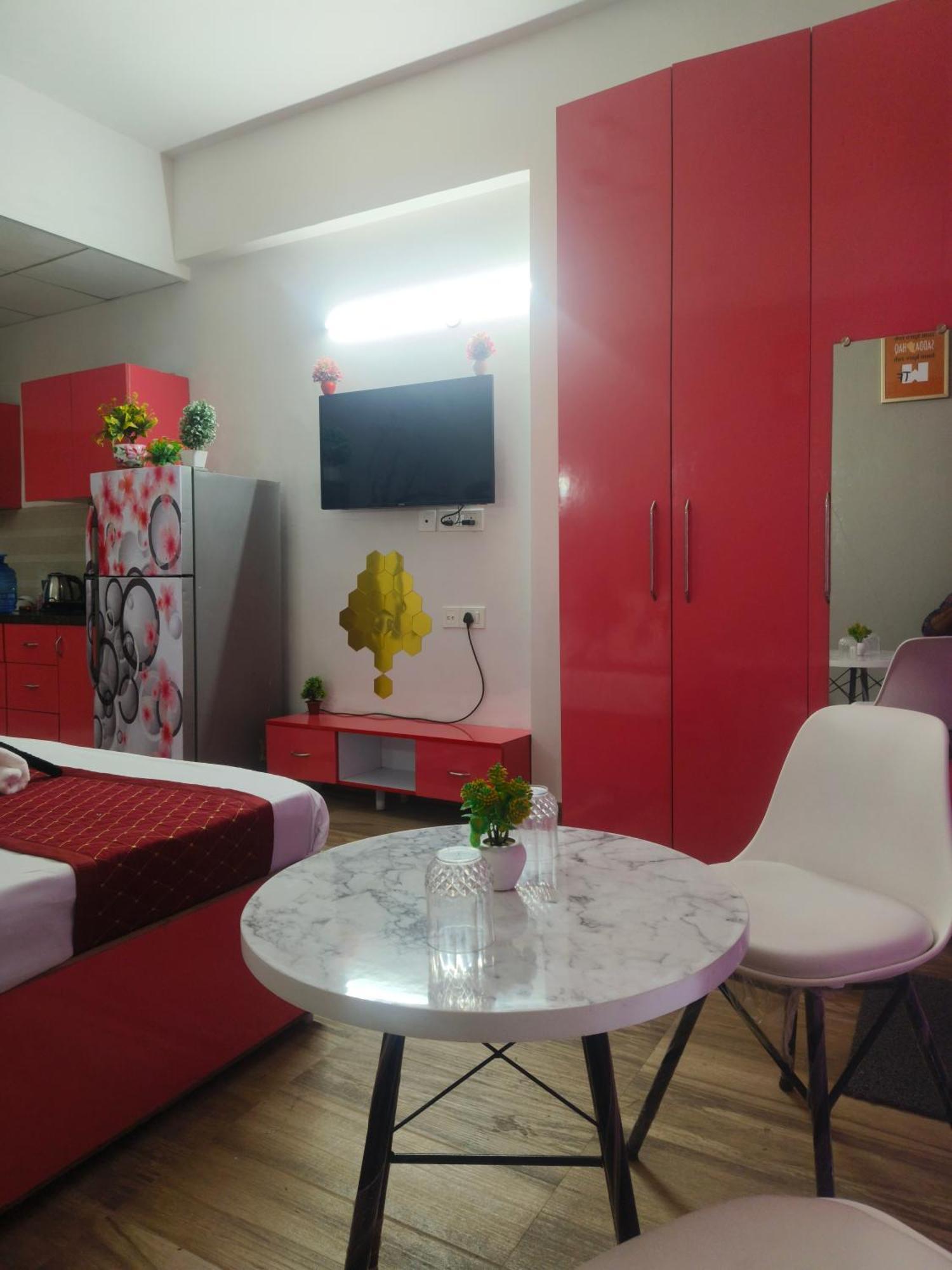Studio Apartment By La Valentino Near Expo Mart Greater Noida Exterior photo