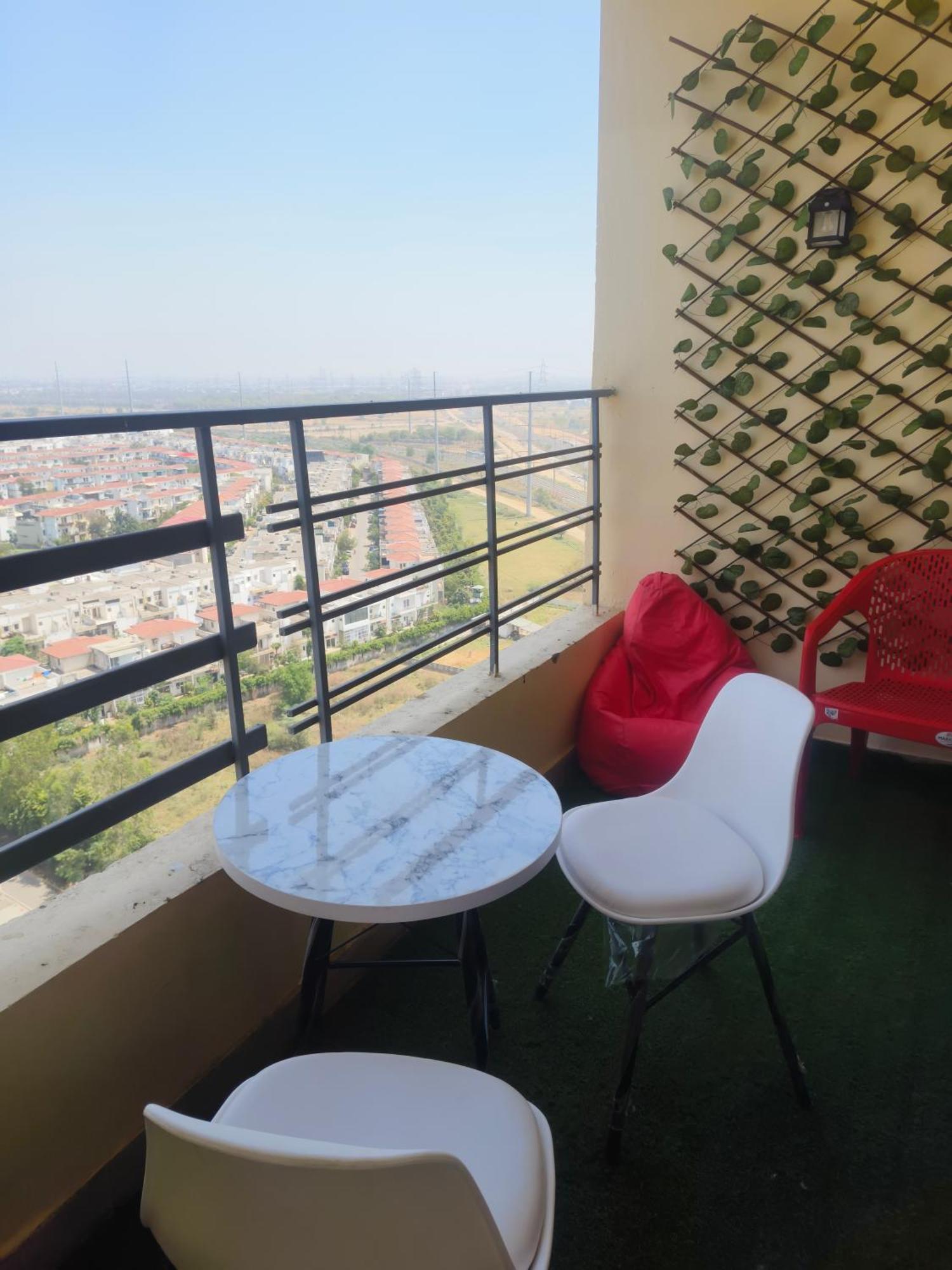 Studio Apartment By La Valentino Near Expo Mart Greater Noida Exterior photo
